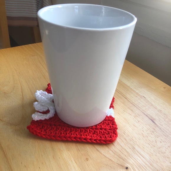 Crochet Christmas Present Coasters (2 pack) - Picture 7 of 8